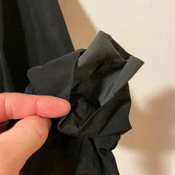 Mountain Hardwear Black Hooded Ski Jacket - Picture 4 of 9